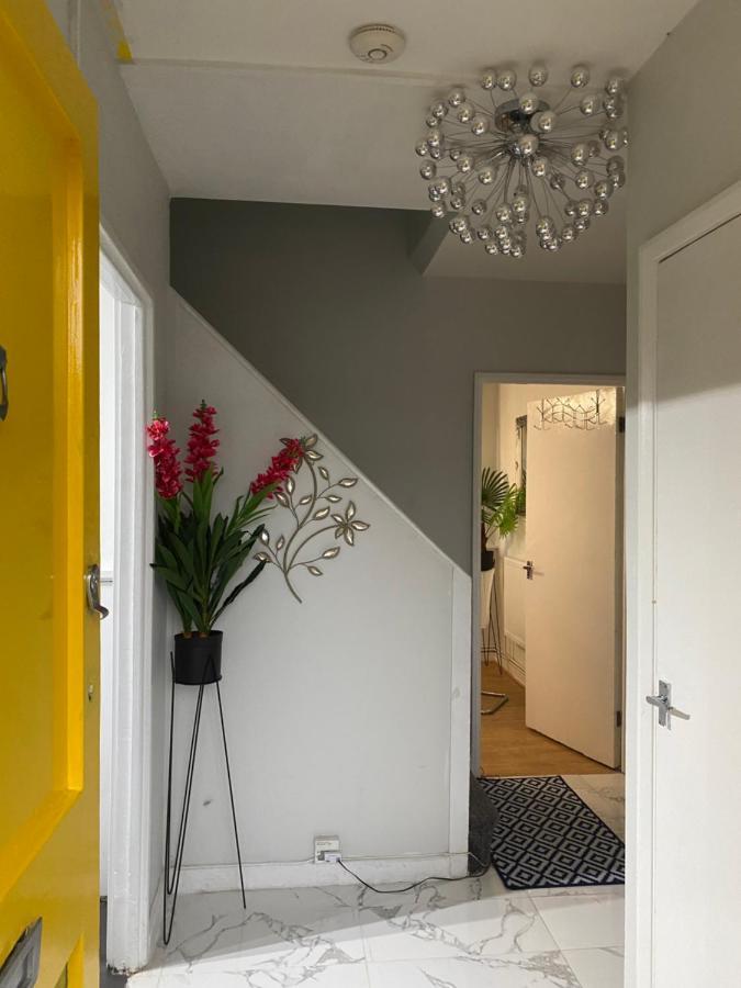 Cosy 3 Bed Flat Ideal For Trips To London Exteriör bild