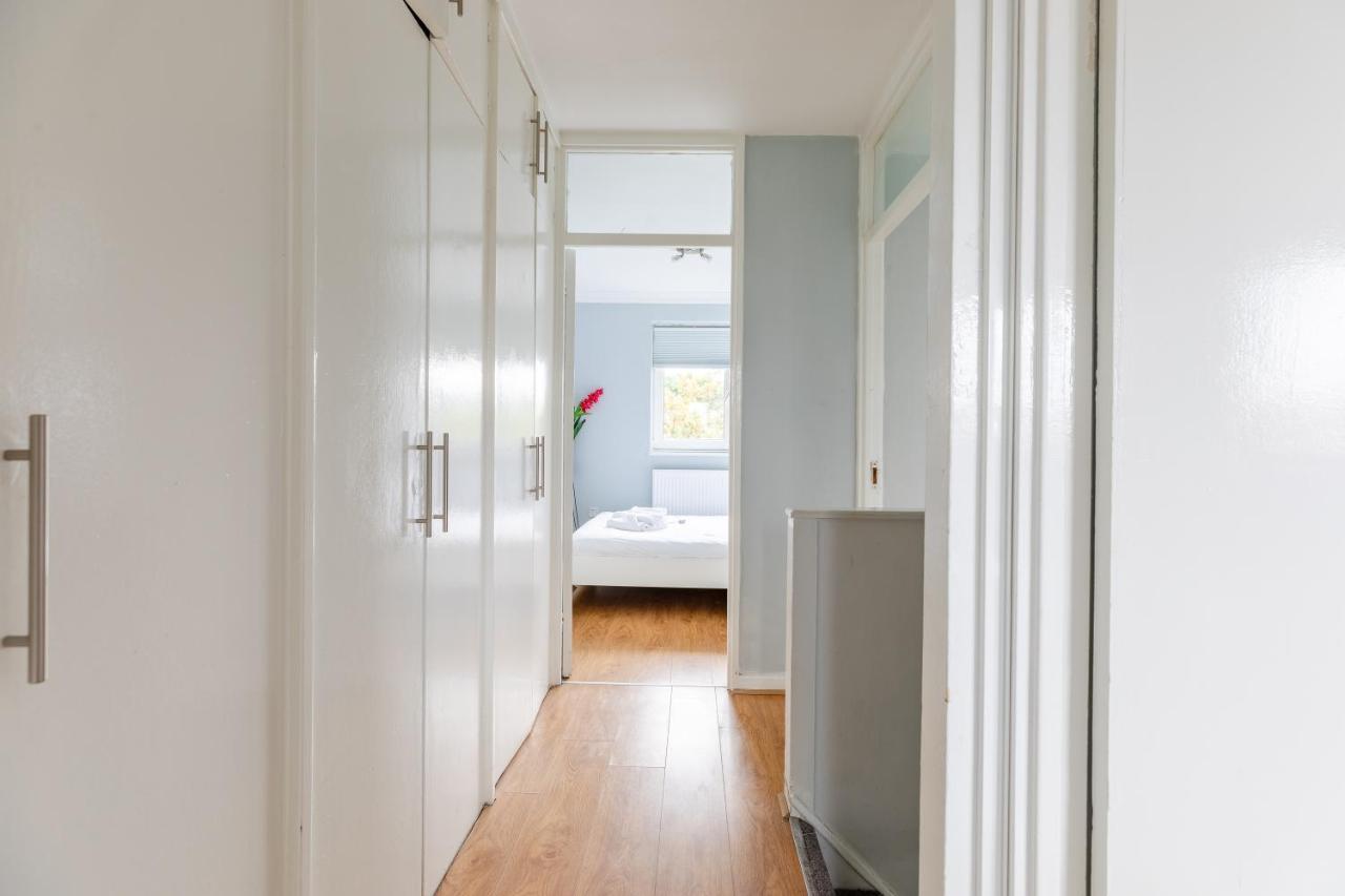 Cosy 3 Bed Flat Ideal For Trips To London Exteriör bild