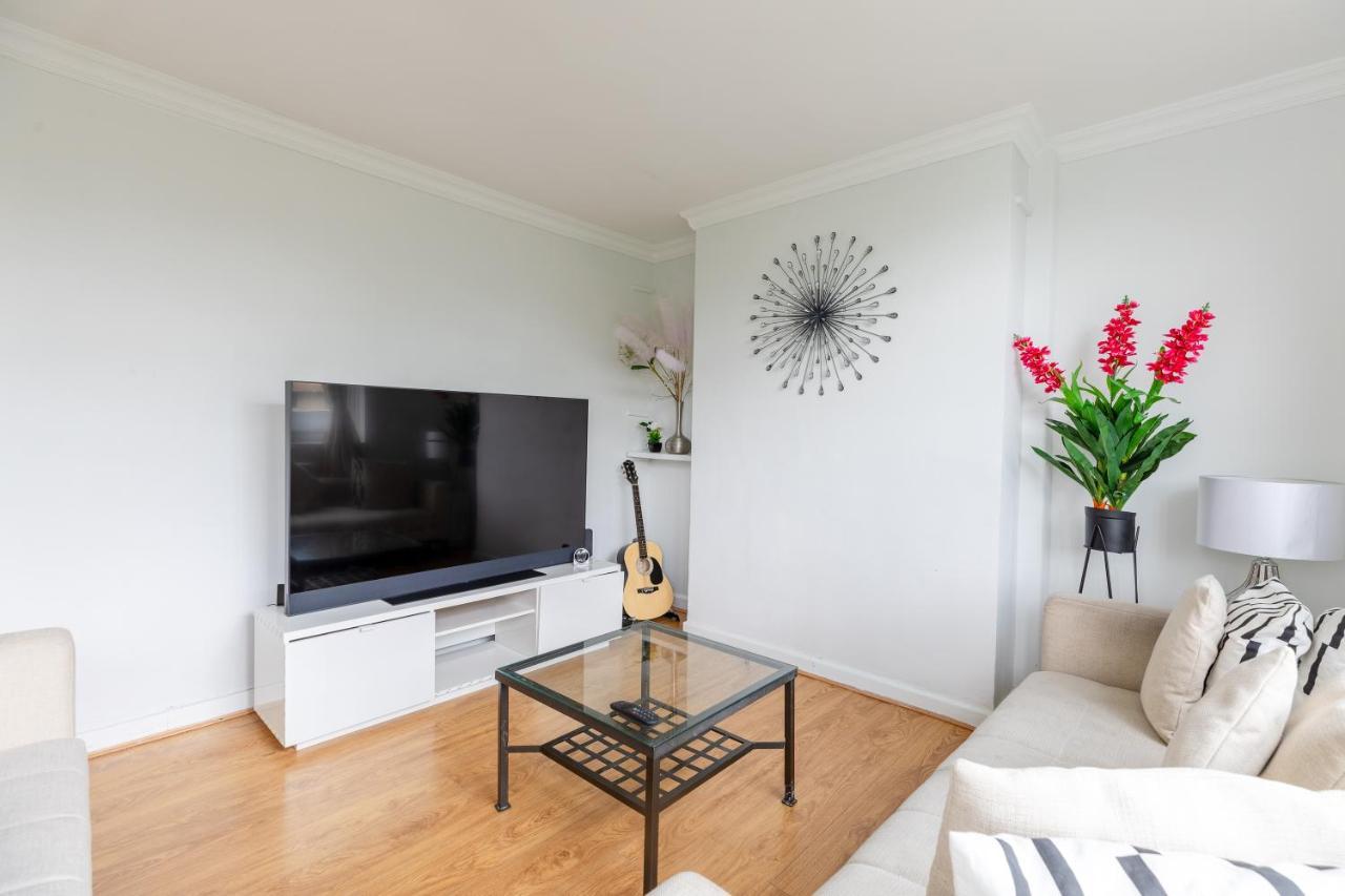 Cosy 3 Bed Flat Ideal For Trips To London Exteriör bild