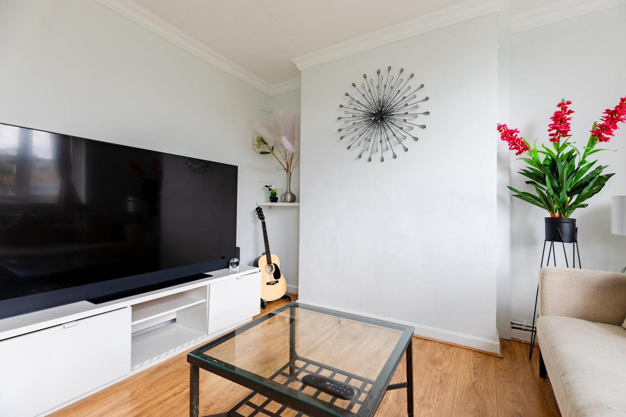 Cosy 3 Bed Flat Ideal For Trips To London Exteriör bild