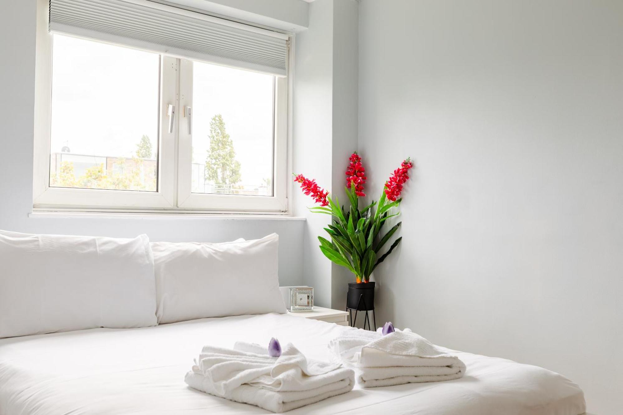 Cosy 3 Bed Flat Ideal For Trips To London Exteriör bild